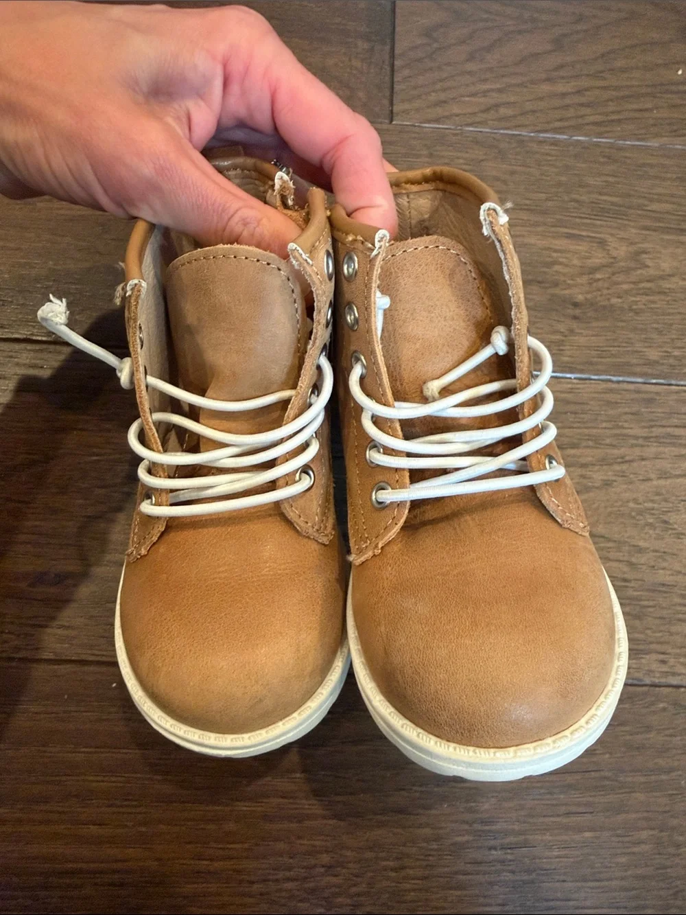 Little & Loved Tan Leather Lace-Up Boots Toddler Size 6 - C39-088